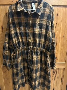 Plaid Button-Front Shirt Dress in Rust & Black